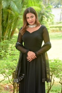 Telugu Actress Ritu Shree Photos in Blck Dress