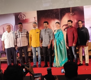 NV Prasad, GKM Tamil Kumaran, SS Rajamouli, Jr NTR, Alia Bhatt, Ram Charan, DVV Danayya @ RRR Chennai Press Meet Photos