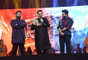 Jr NTR, Karan Johor, Ram Charan @ RRR Mumbai Event Pictures