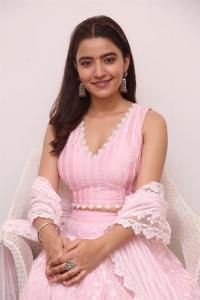 Actress Rukshar Dhillon Pics @ Ashoka Vanamlo Arjuna Kalyanam Interview