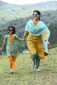 Baby Krithika, Varalaxmi in Sabari Movie HD Images