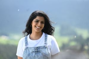 Actress Varalaksmi Sarathkumar in Sabari Movie Images HD