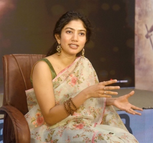 Actress Sai Pallavi New Images in Floral Saree