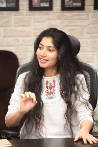 Love Story Actress Sai Pallavi Interview Photos