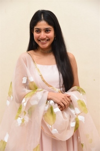 Shyam Singha Roy Heroine Sai Pallavi Cute Pictures