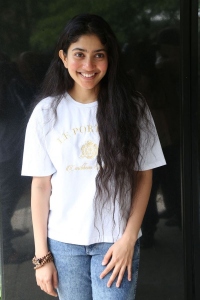 Virata Parvam Movie Actress Sai Pallavi Interview Pics