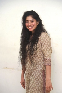 Virata Parvam Movie Actress Sai Pallavi New Pictures