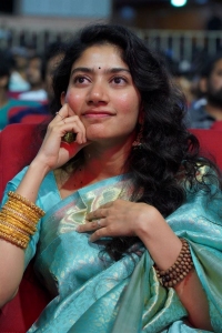 Virata Parvam Movie Actress Sai Pallavi Cute Saree Stills