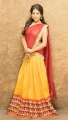 Tamil Actress Sakshi Agarwal Saree in Photoshoot Images