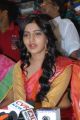 Samantha in Saree Stills at Kalanikethan Sarees Showroom