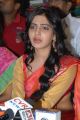 Samantha in Saree Stills at Kalanikethan Sarees Showroom