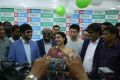 Actress Samantha Launches Oppo F11 Pro at Vijayawada Big C Mobiles Show Room Photos