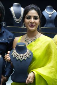 Actress Samyuktha Menon inaugurated Ladia Lab grown Diamonds In Panjugutta Photos