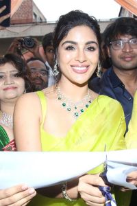 Actress Samyuktha Menon inaugurated Ladia Lab grown Diamonds In Panjugutta Photos