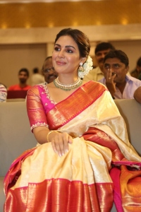 Sir Movie Actress Samyuktha Menon Pictures