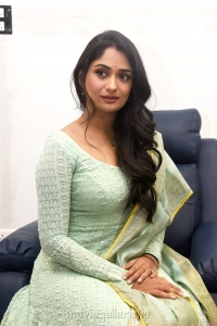 Actress Sandhya Raju Pics @ Natyam Movie Interview