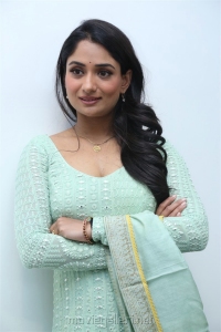 Natyam Movie Heroine Sandhya Raju Interview Pics