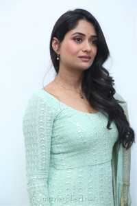 Actress Sandhya Raju Pics @ Natyam Movie Interview