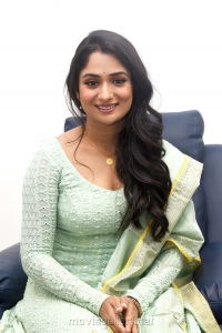 Natyam Movie Heroine Sandhya Raju Interview Pics