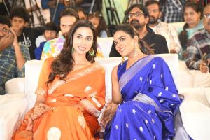 Meenakshi Chaudhary, Aishwarya Rajesh @ Sankranthiki Vasthunam Victory Veduka Event Stills