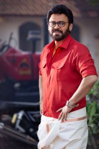 Venkatesh in Sankranthiki Vasthunnam HD Images