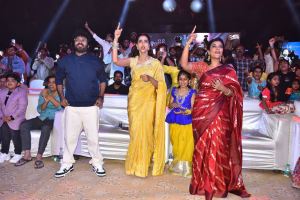 Anil Ravipudi, Meenakshi Chaudhary @ Sankranthiki Vasthunam Blockbuster Musical Night Photos