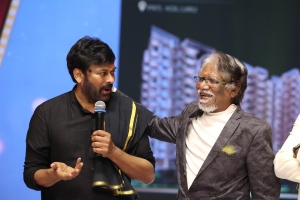 Chiranjeevi, Bharathiraja @ Santosham Suman TV Awards 2021 Function Stills