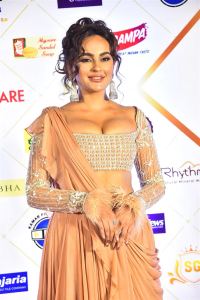 Actress Seerat Kapoor Hot Images @ Filmfare Awards South 2024 Red Carpet