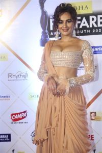 Telugu Actress Seerat Kapoor Images