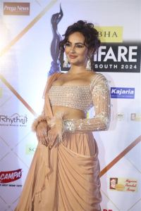 Actress Seerat Kapoor Hot Images @ Filmfare Awards South 2024 Red Carpet