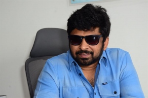 Kushi Movie Director Shiva Nirvana Interview Stills