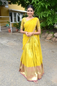 Actress Shivani Rajasekhar Saree Photos @ Jilebi Movie Opening