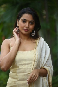 Nitham Oru Vaanam Actress Shivathmika New Images