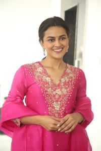 Daaku Maharaaj Actress Shraddha Srinath Latest Pictures