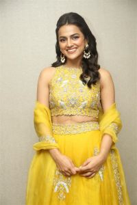 Actress Shraddha Srinath Pics @ Daaku Maharaaj Pre Release