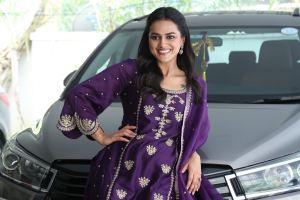 Shraddha Srinath New Stills @ Dhaku Maharaj Interview