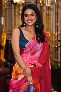 Actress Shraddha Srinath Saree Pictures @ Dhaku Maharaj Trailer Launch