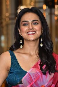 Dhaku Maharaj Heroine Shraddha Srinath Saree Pictures