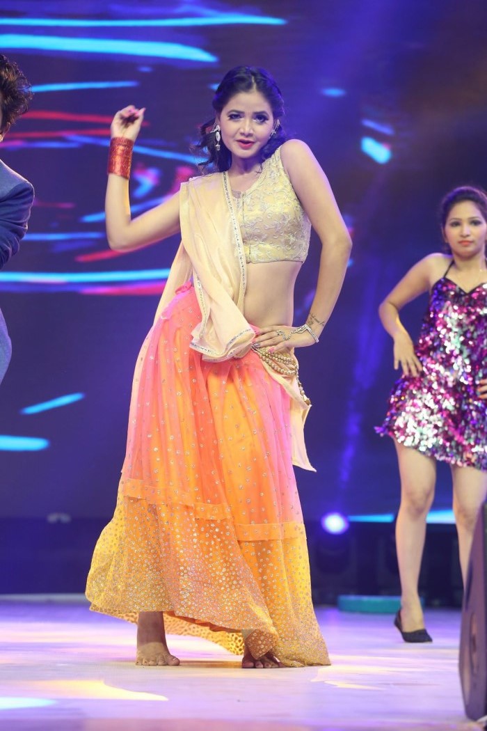 Shreya Vyas Dance Sardaar Gabbar Singh Audio Launch