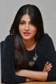 Beautiful Shruti Haasan Pictures @ Race Gurram Movie Press Interview