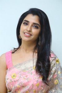 Anchor Syamala Saree Stills @ Mayapetika Pre Release