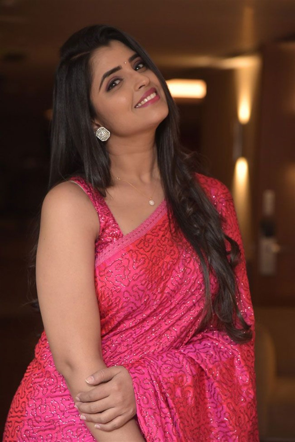 Anchor-Shyamala-New-Saree-Photos-@-Quest