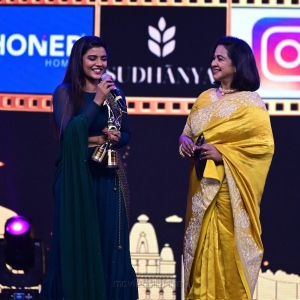 Aishwarya Rajesh won Best Actress In A Leading Role - Critics (Telugu) award for World Famous Lover movie @ SIIMA Awards 2021