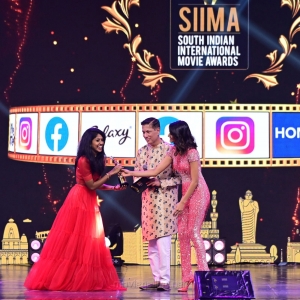 Madhu Priya won Best Playback Singer (Female) (Telugu) award for He's So Cute song Sarileru Neekevvaru movie @ SIIMA Awards 2021