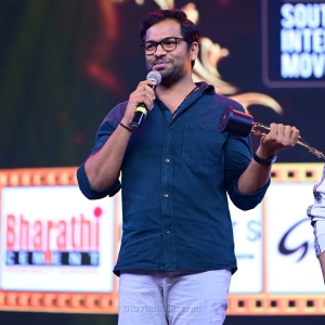 Niketh Bommireddy won Best Cinematographer (Tamil) award for Soorarai Pottru movie @ SIIMA Awards 2021