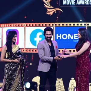 Shiva Kandukuri won Best Debutant Actor (Telugu) award for Choosi Choodangaane movie @ SIIMA Awards 2021