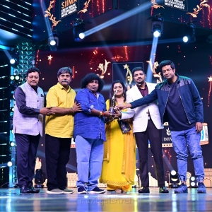 The Best Actor In A Comedy Role (Tamil) award for Vivek @ SIIMA Awards 2021