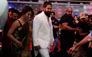 Radhika Pandit, Yash @ SIIMA Awards 2022 Red Carpet Stills