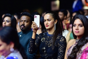 Actress-Shubra-Aiyappa-@-SIIMA-AWARDS-2021-Function