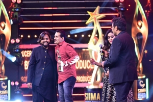 Best-Debutant-Producer-Kannada-goes-to-Coastal-Breeze-Productions-@-SIIMA-Awards-2021